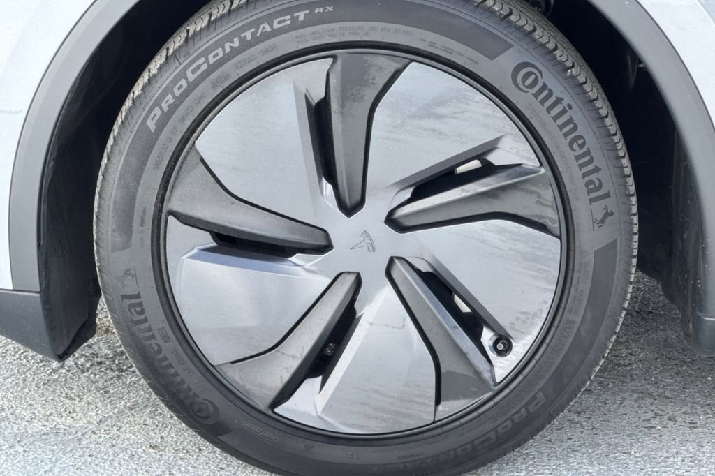 Used 2026 Tesla Model Y Long Range AWD/4WD image 25