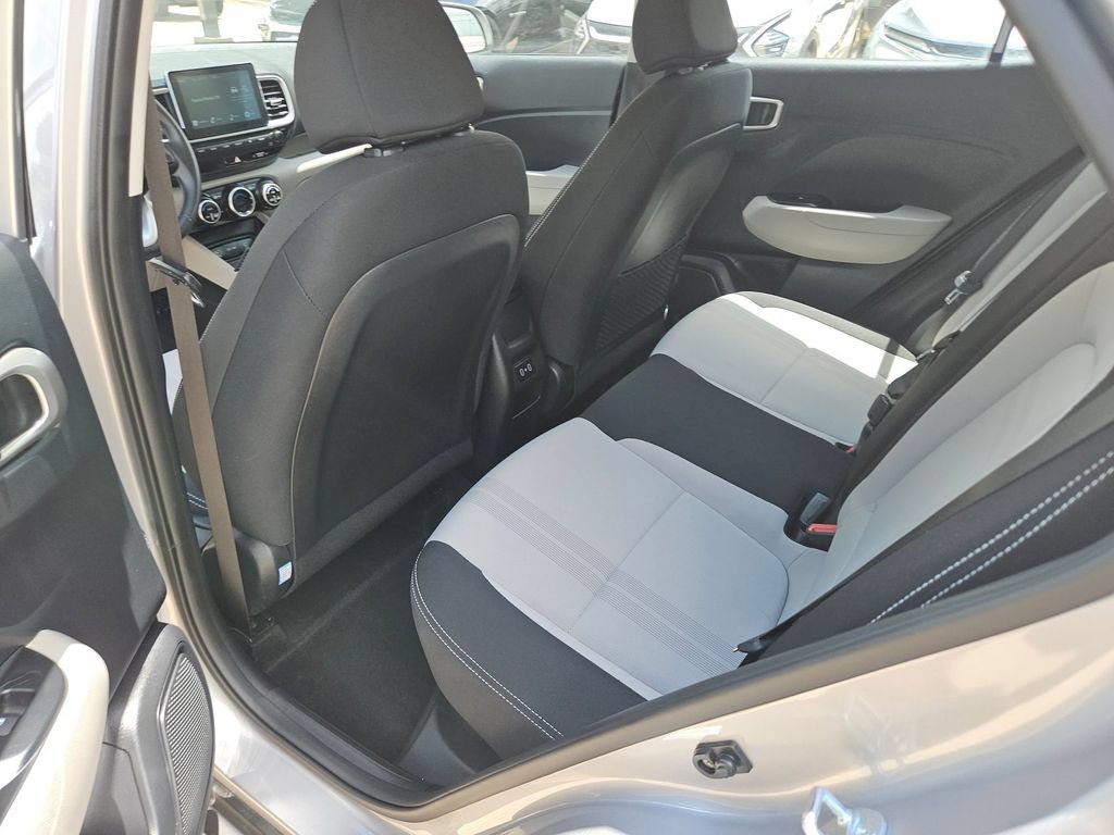 Used 2025 Hyundai Venue SEL FWD image 28