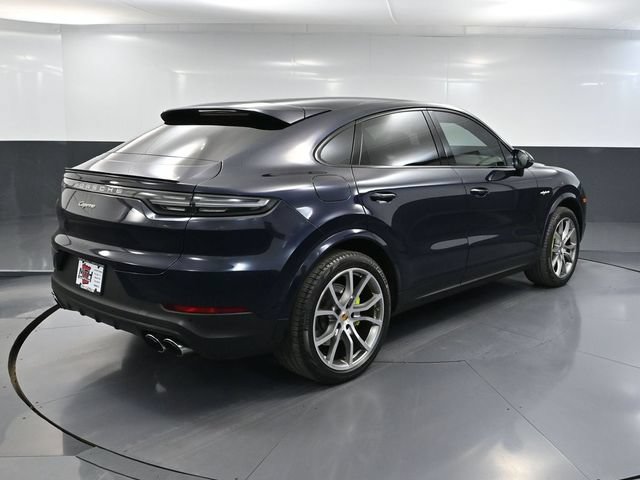 Used 2022 Porsche Cayenne E-Hybrid Coupe AWD/4WD image 3