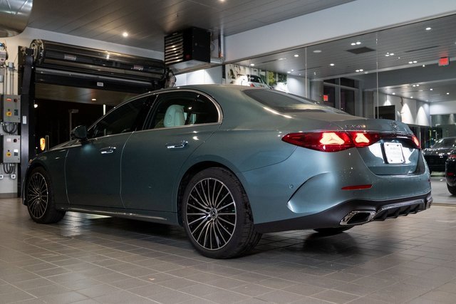 New 2026 Mercedes-Benz E 350 4MATIC Sedan image 4