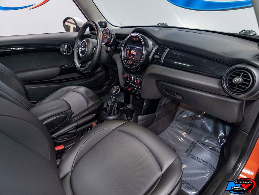 Used 2019 MINI Cooper 2-Door Hardtop w/ Premium Package image 23