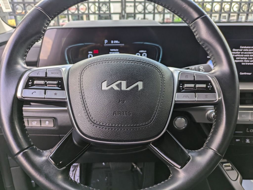 Used 2025 Kia Telluride S image 22