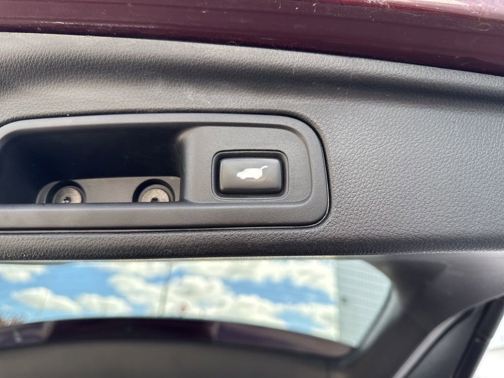 Used 2017 Honda Pilot Touring image 38