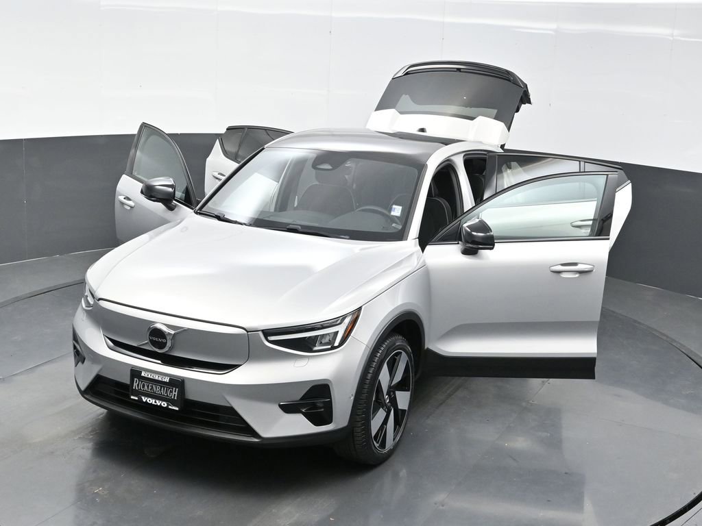 Used 2023 Volvo C40 P8 Recharge Ultimate image 35