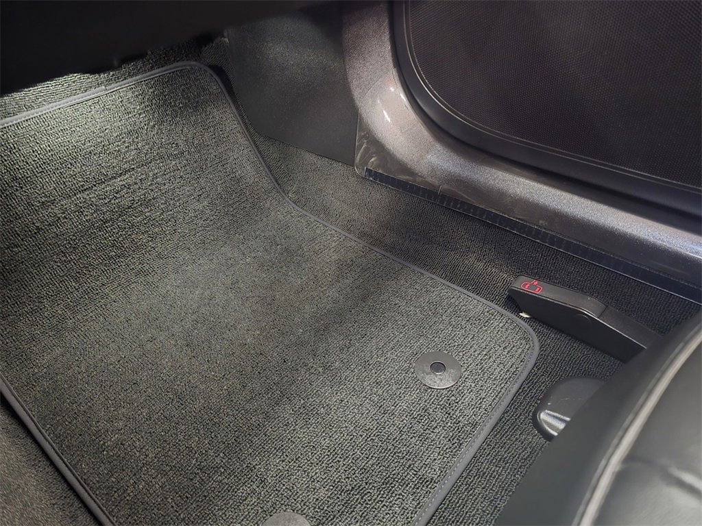 Used 2015 Chevrolet Corvette Z06 w/ 3LZ Preferred Equipment Group image 32