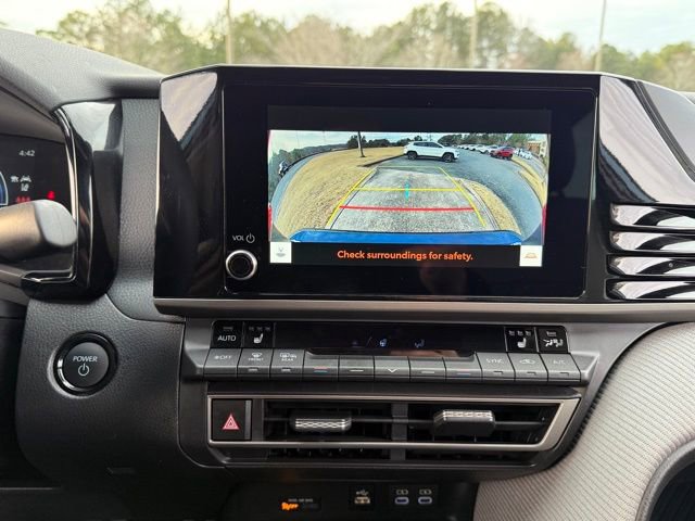 Used 2025 Toyota Camry SE w/ Convenience Package image 19