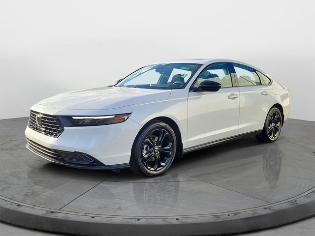 Certified 2025 Honda Accord SE image 3