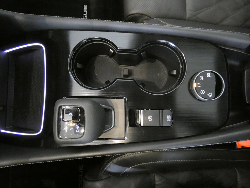 Used 2023 Nissan Rogue Platinum AWD/4WD image 16