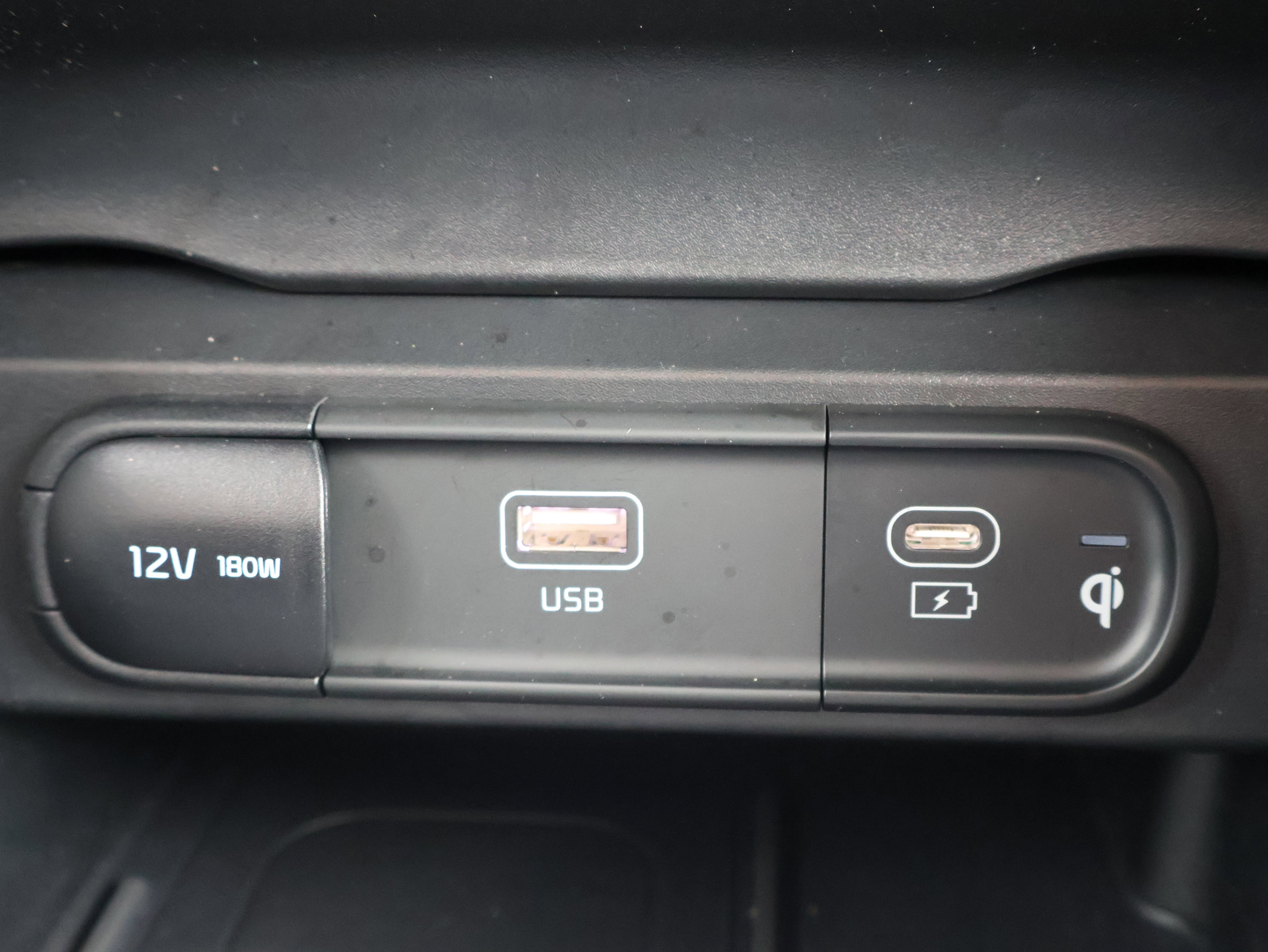 Used 2024 Kia Telluride SX Prestige w/ Towing Package AWD/4WD image 32