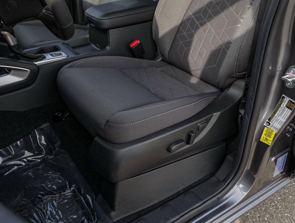 New 2026 Nissan Frontier SV image 18