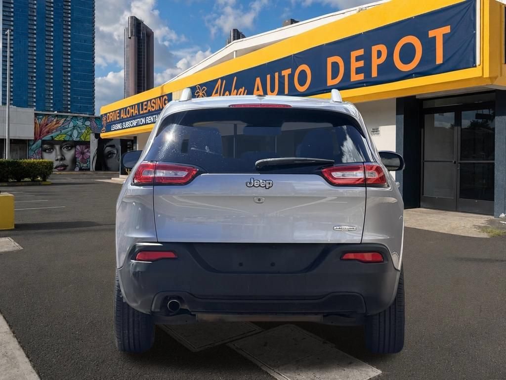 Used 2018 Jeep Cherokee Latitude Plus FWD image 4