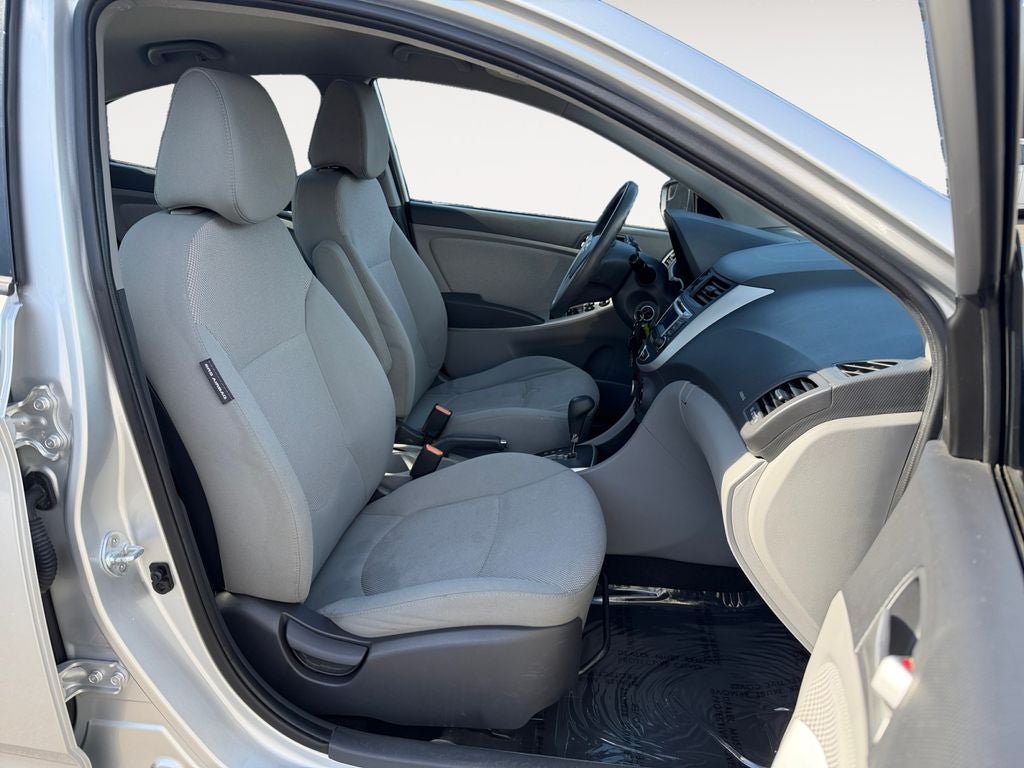 Used 2014 Hyundai Accent GLS FWD image 21