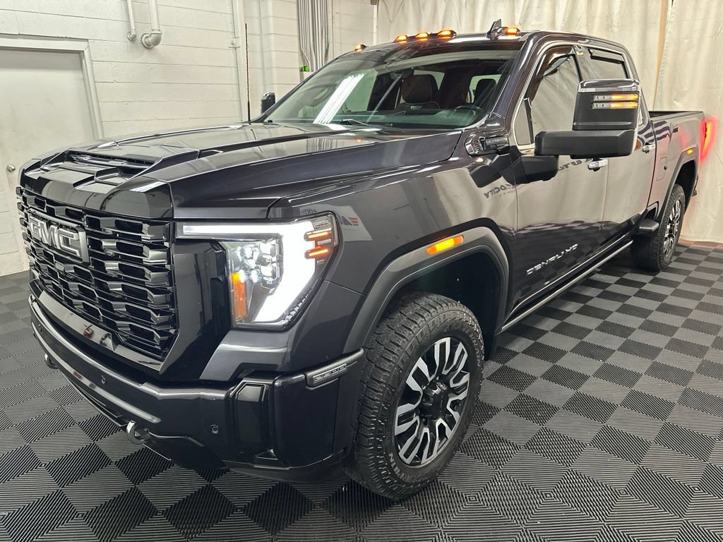 Used 2025 GMC Sierra 2500 Denali Ultimate AWD/4WD image 4