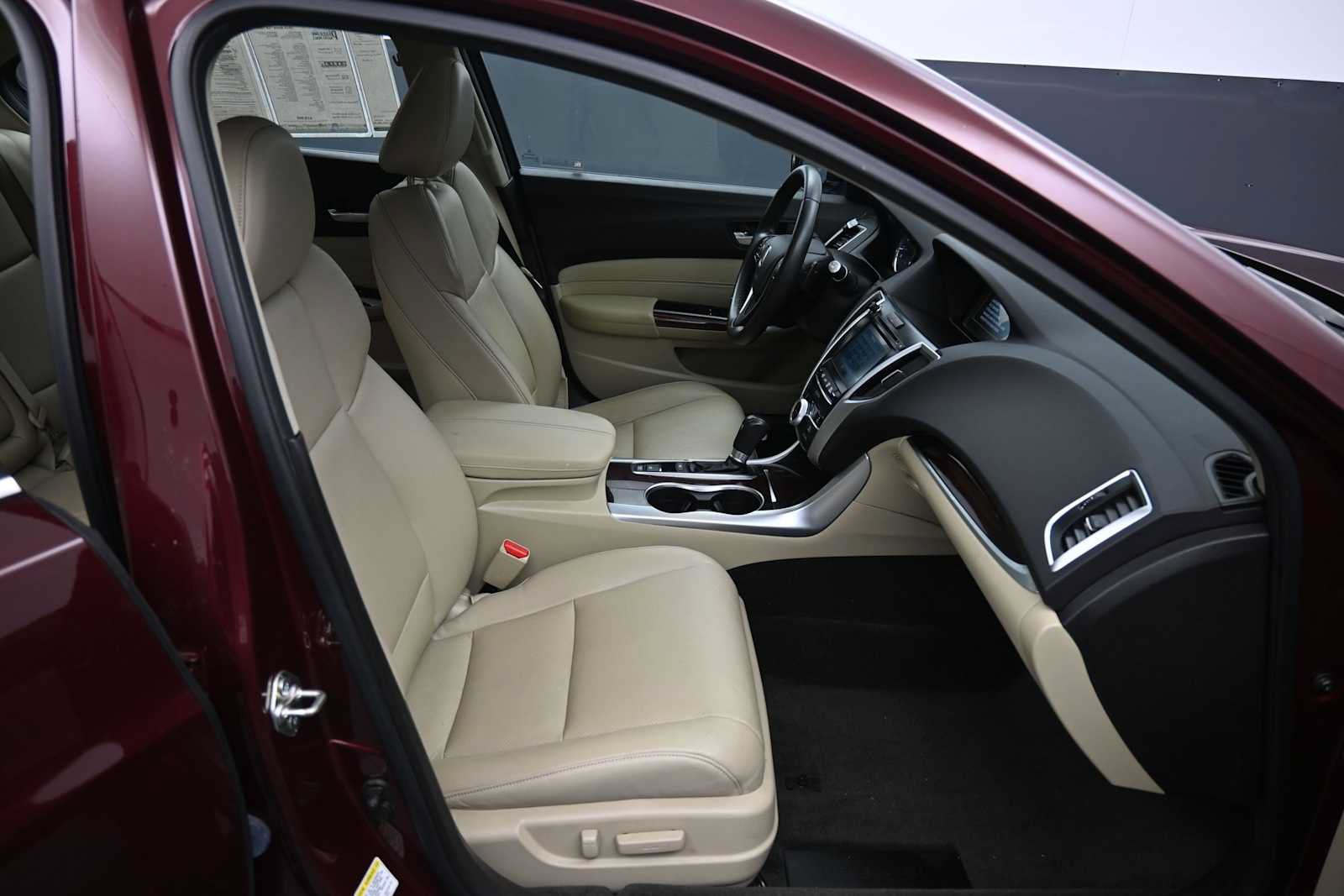 Used 2015 Acura TLX w/ Technology Package FWD image 24