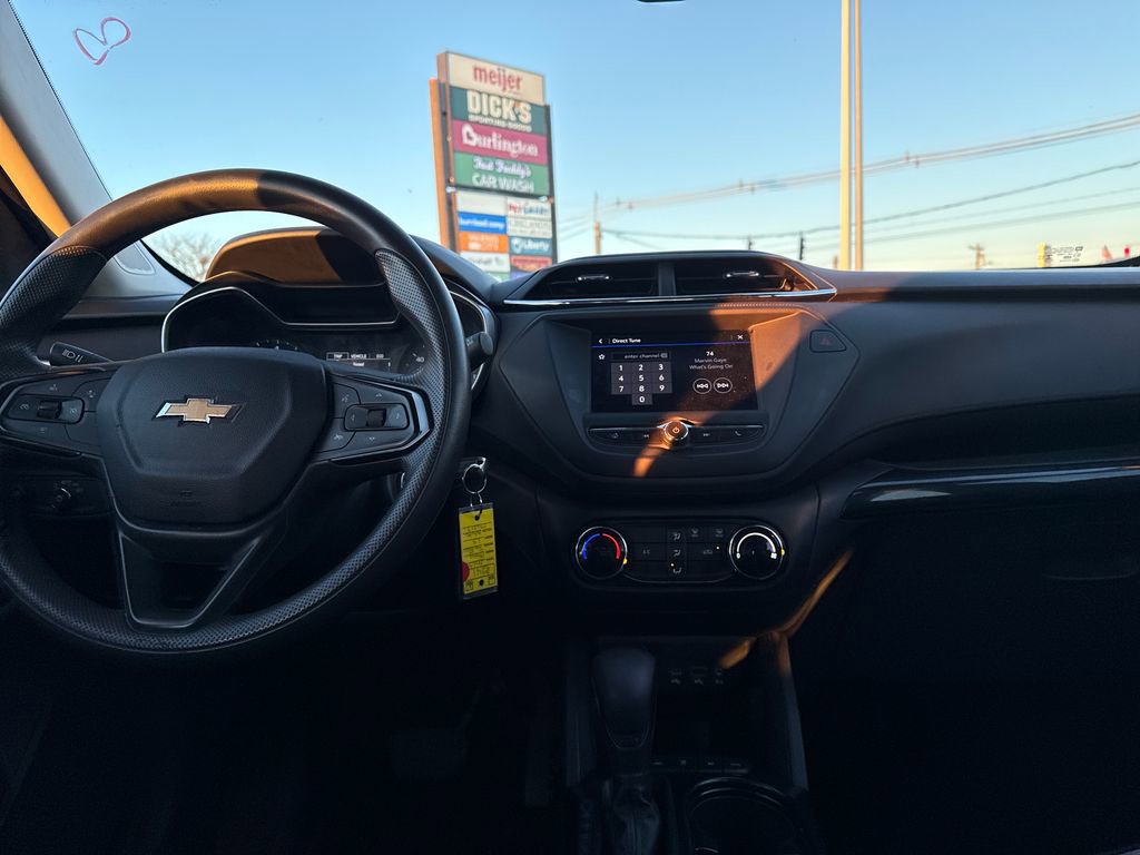 Used 2023 Chevrolet TrailBlazer LS image 13