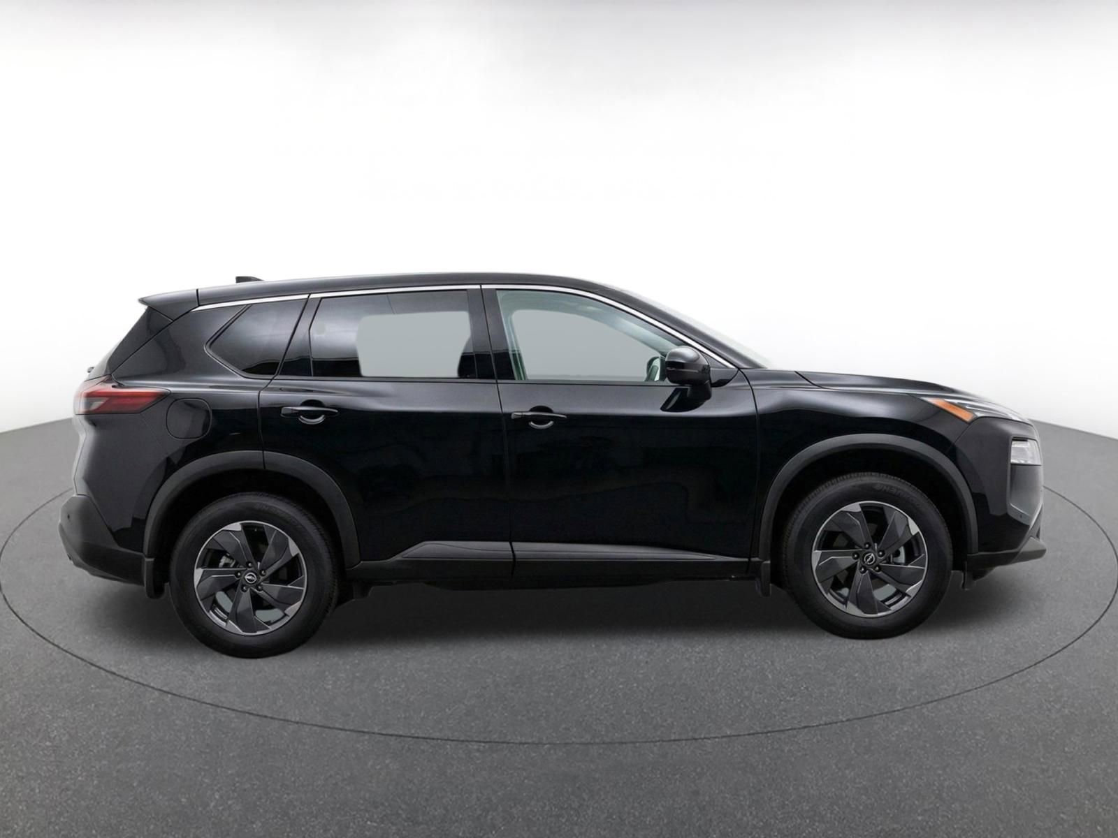 Used 2025 Nissan Rogue SV AWD/4WD image 10