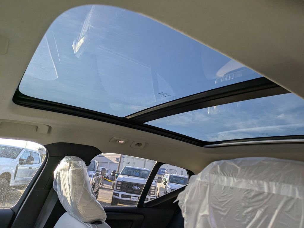 New 2026 Volvo XC40 B5 Plus w/ Climate Package image 20