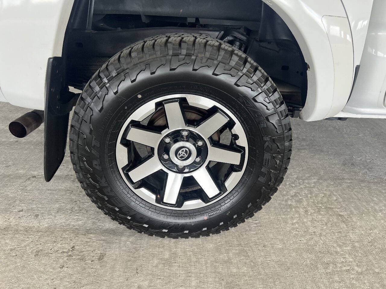 Used 2013 Toyota Tacoma 4x4 Double Cab w/ SR5 Pkg image 30