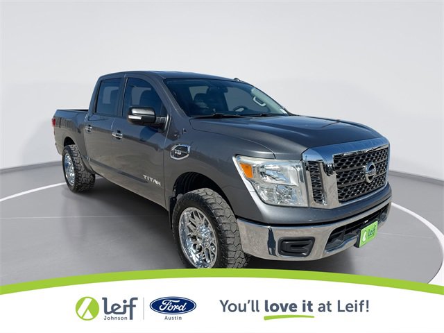 Used 2017 Nissan Titan SV image 1