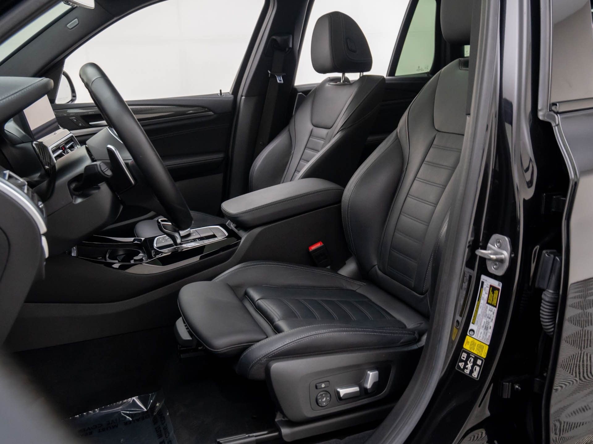 Used 2023 BMW X3 M40i w/ Premium Package image 17