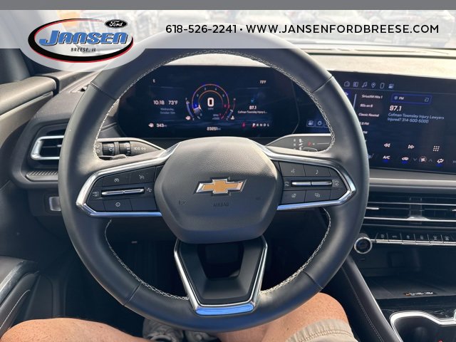 Used 2025 Chevrolet Traverse LT image 12