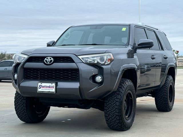 Used 2018 Toyota 4Runner SR5 image 3