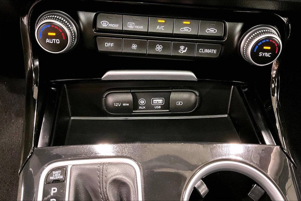 Used 2018 Kia Stinger Premium AWD/4WD image 16