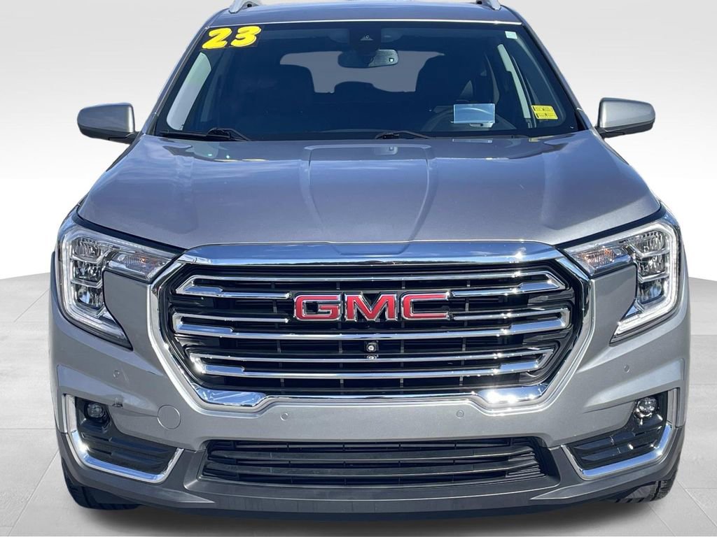 Used 2023 GMC Terrain SLT w/ Tech Package image 9