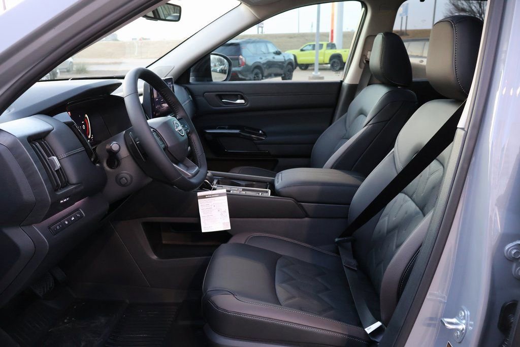 New 2026 Nissan Pathfinder Platinum w/ Cargo Package FWD image 15