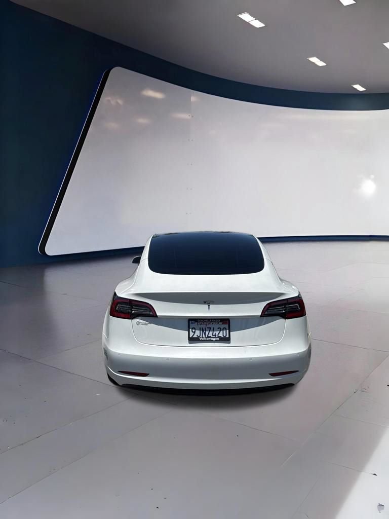 Used 2022 Tesla Model 3 Standard Range RWD image 3