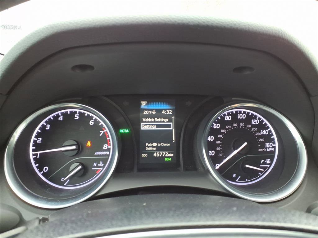 Used 2020 Toyota Camry SE image 18