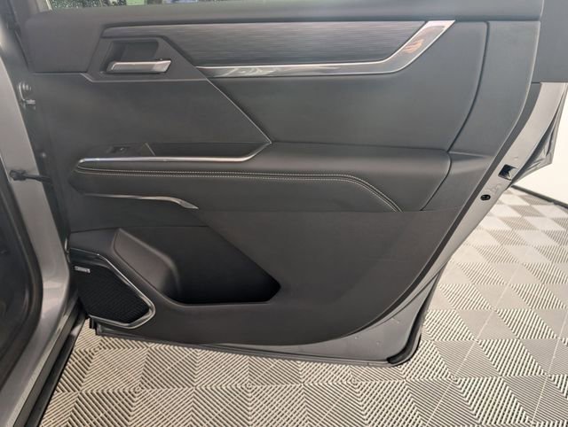 Used 2025 GMC Acadia Elevation image 33