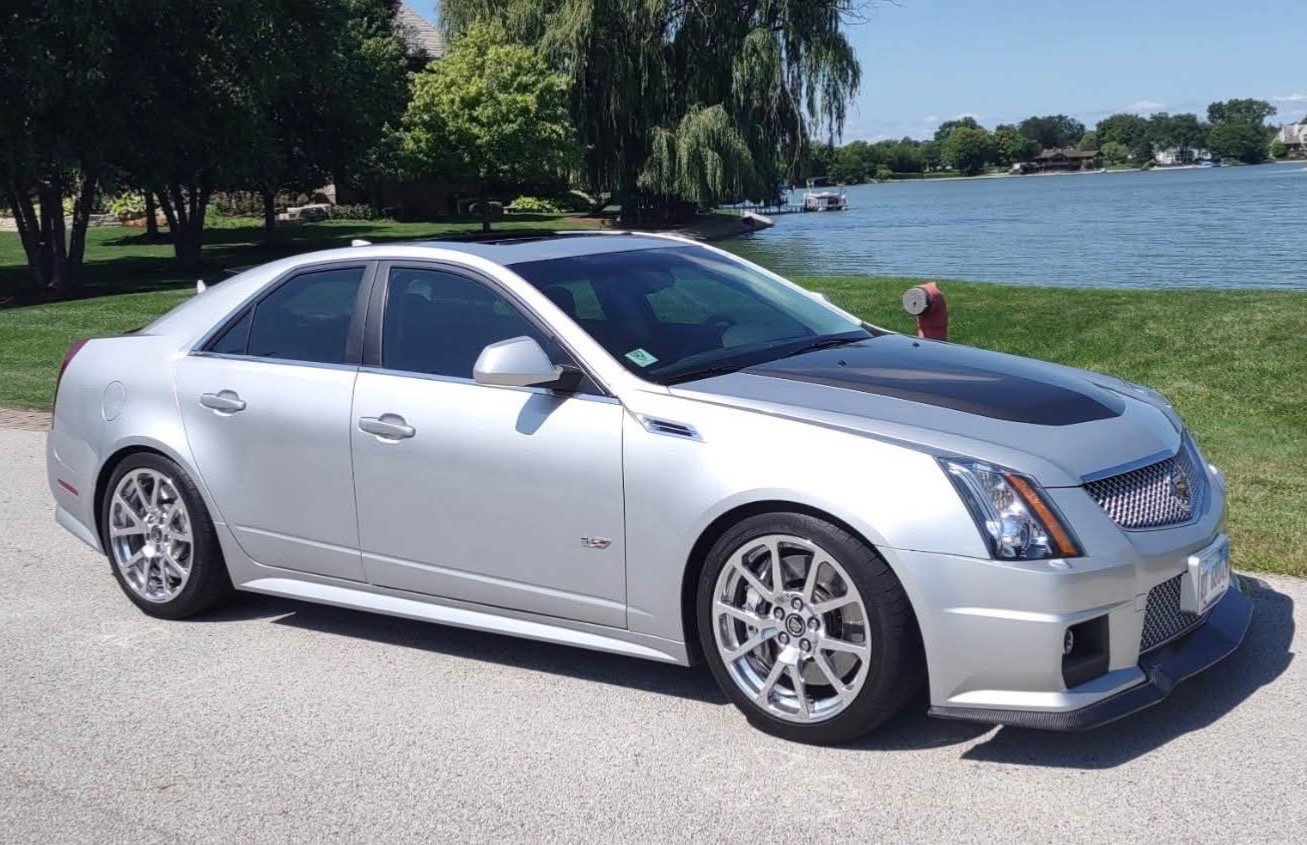 Used 2010 Cadillac CTS V RWD image 1