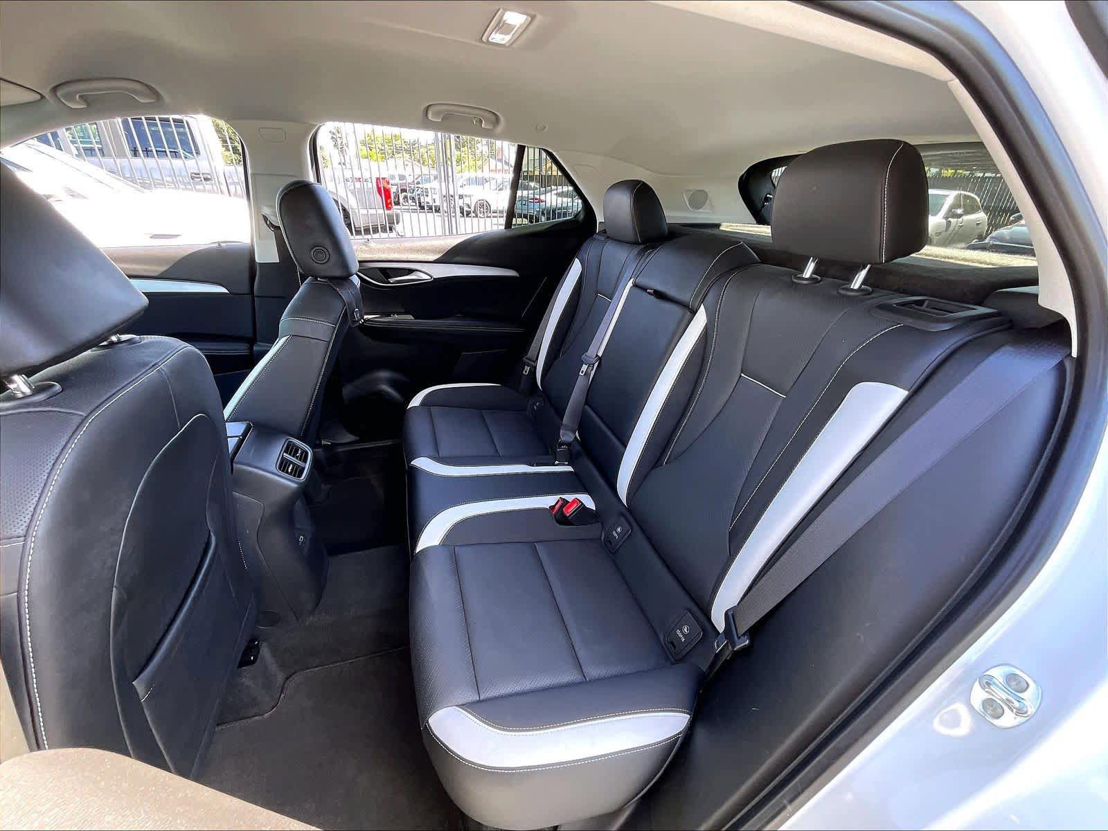Used 2025 Buick Envision Sport Touring AWD/4WD image 29