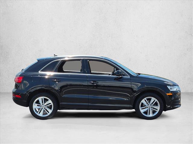 Used 2017 Audi Q3 2.0T Premium Plus w/ Premium Plus Package FWD video 4