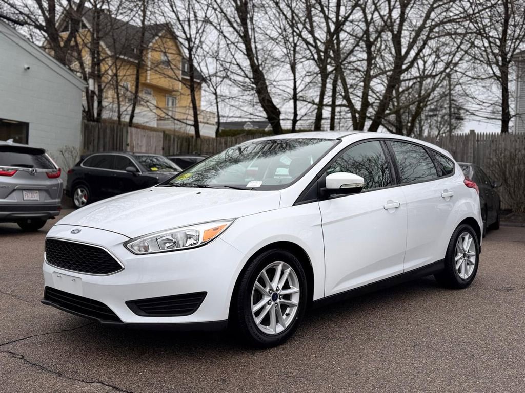 Used 2015 Ford Focus SE FWD image 2
