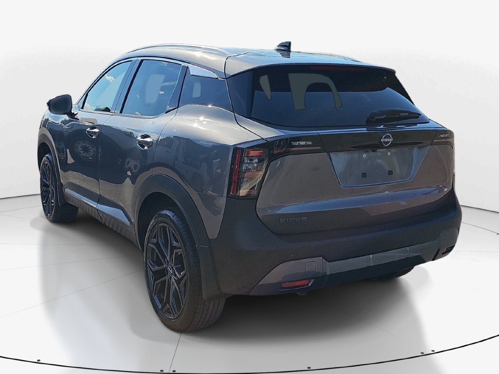 New 2027 Nissan Kicks SR w/ Cold Weather Package FWD image 8