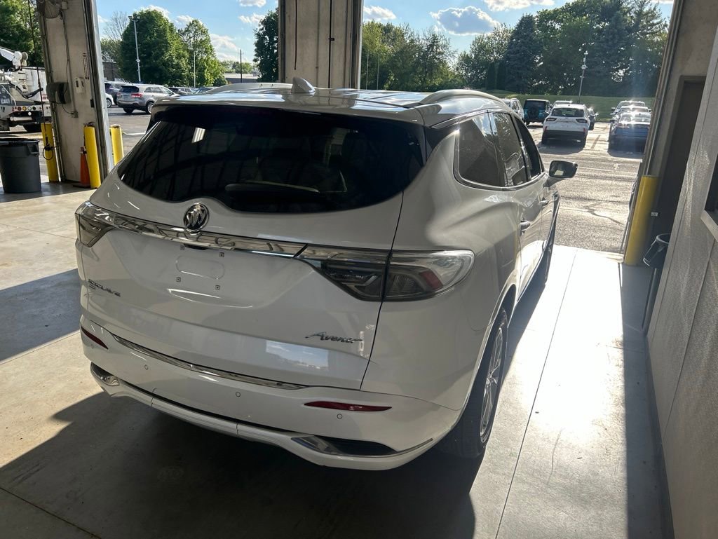 Used 2023 Buick Enclave Avenir w/ Avenir Technology Package AWD/4WD image 7
