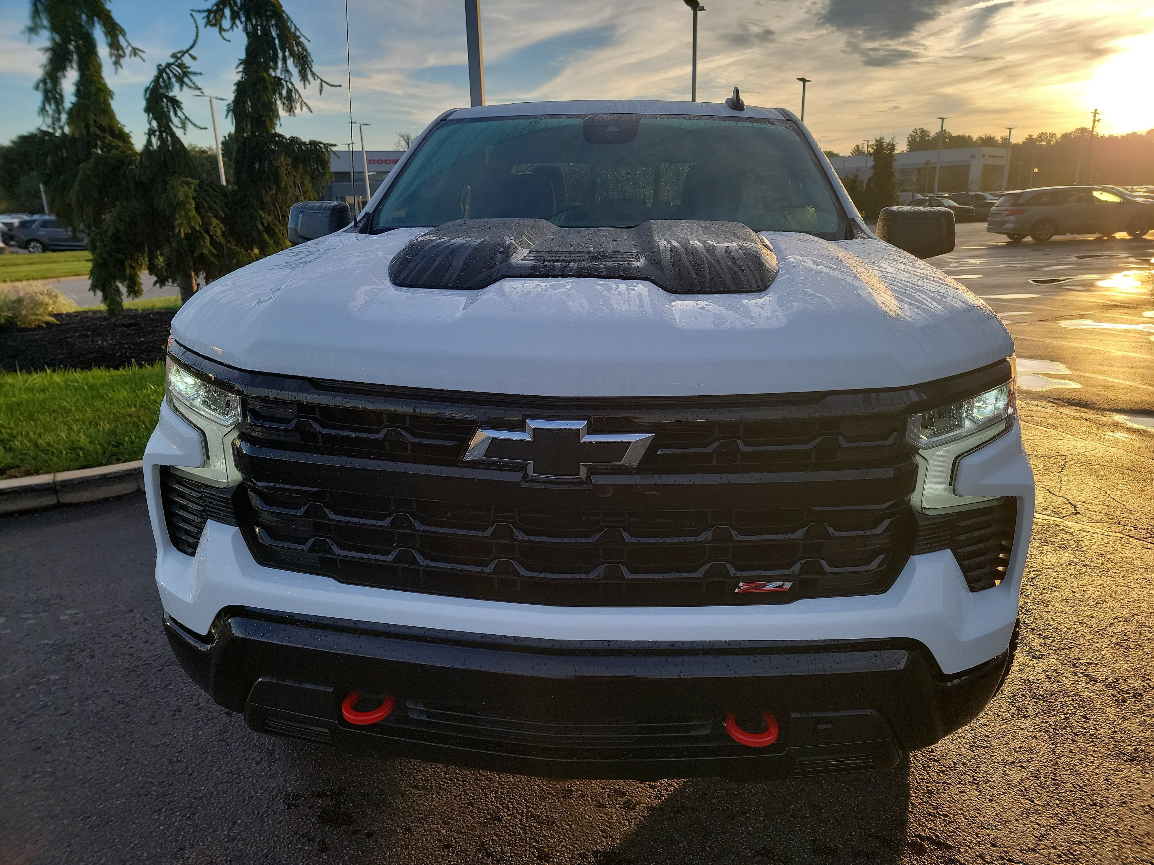 Used 2026 Chevrolet Silverado 1500 LT Trail Boss w/ Convenience Package II AWD/4WD image 2