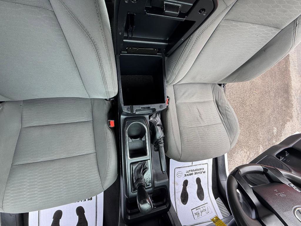 Used 2016 Toyota Tacoma SR image 15