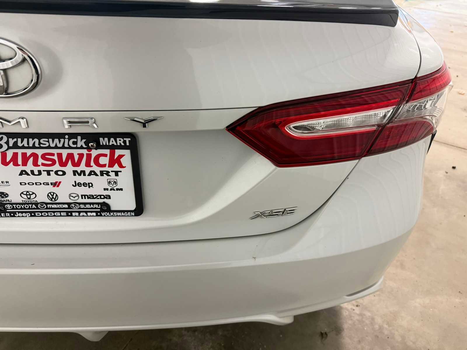 Used 2019 Toyota Camry XSE w/ Navigation Package image 18