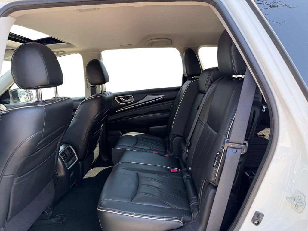 Used 2019 INFINITI QX60 Luxe w/ Essential Package AWD/4WD image 16