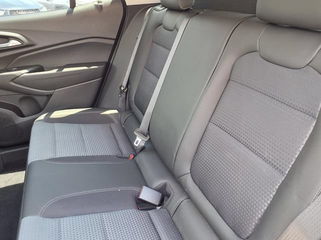 Used 2024 Chevrolet Trax LT w/ LT Convenience Package FWD image 7