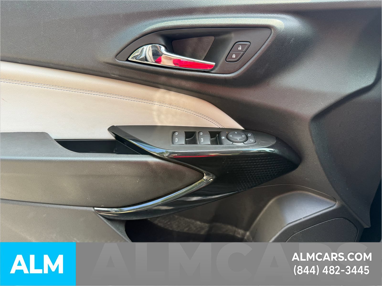 Used 2025 Chevrolet Trax LT FWD image 27