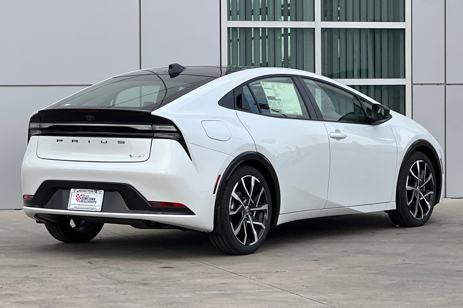 New 2026 Toyota Prius Plug-In Hybrid image 4