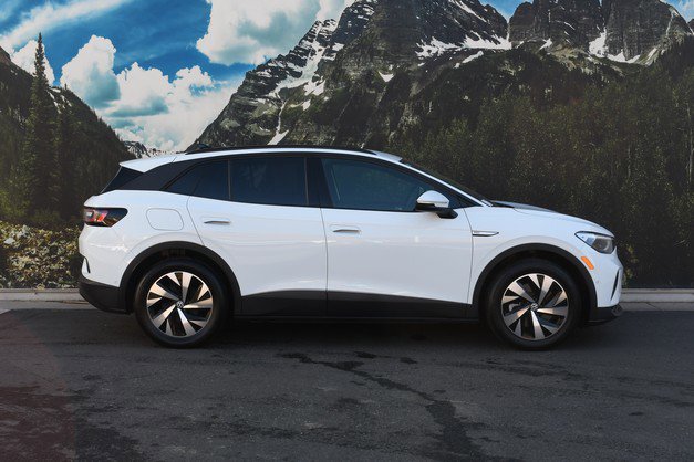 Used 2023 Volkswagen ID.4 Pro image 2