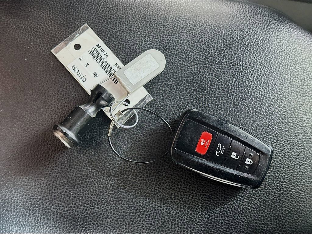 Used 2022 Toyota RAV4 XLE w/ Convenience Package image 35