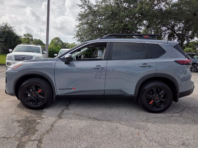 Used 2025 Nissan Rogue SV AWD/4WD image 4