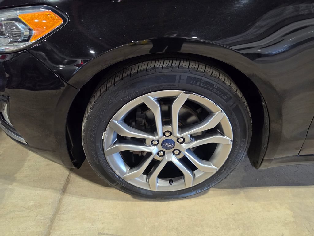 Used 2019 Ford Fusion Titanium FWD image 3