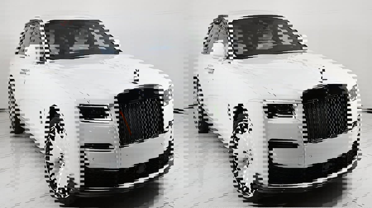 Used 2023 Rolls-Royce Ghost Black Badge w/ Black Badge Ghost Package image 79